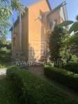 Продаж будинку з ландшафтним дизайном поблизу Києва!
