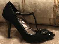 Sapato senhora preto camurça muito elegante