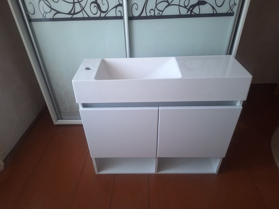 Продам тумбу з умивальніком