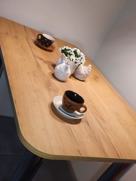 1. Стіл кухонний, обідній стіл. Великий вибір розмірів. В наявності.