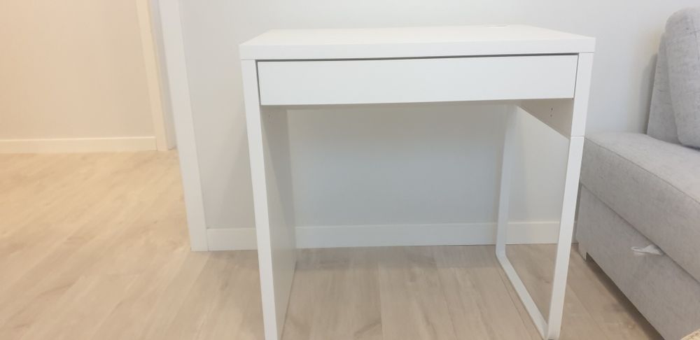 Biurko ikea prawie nowe 50x75x75