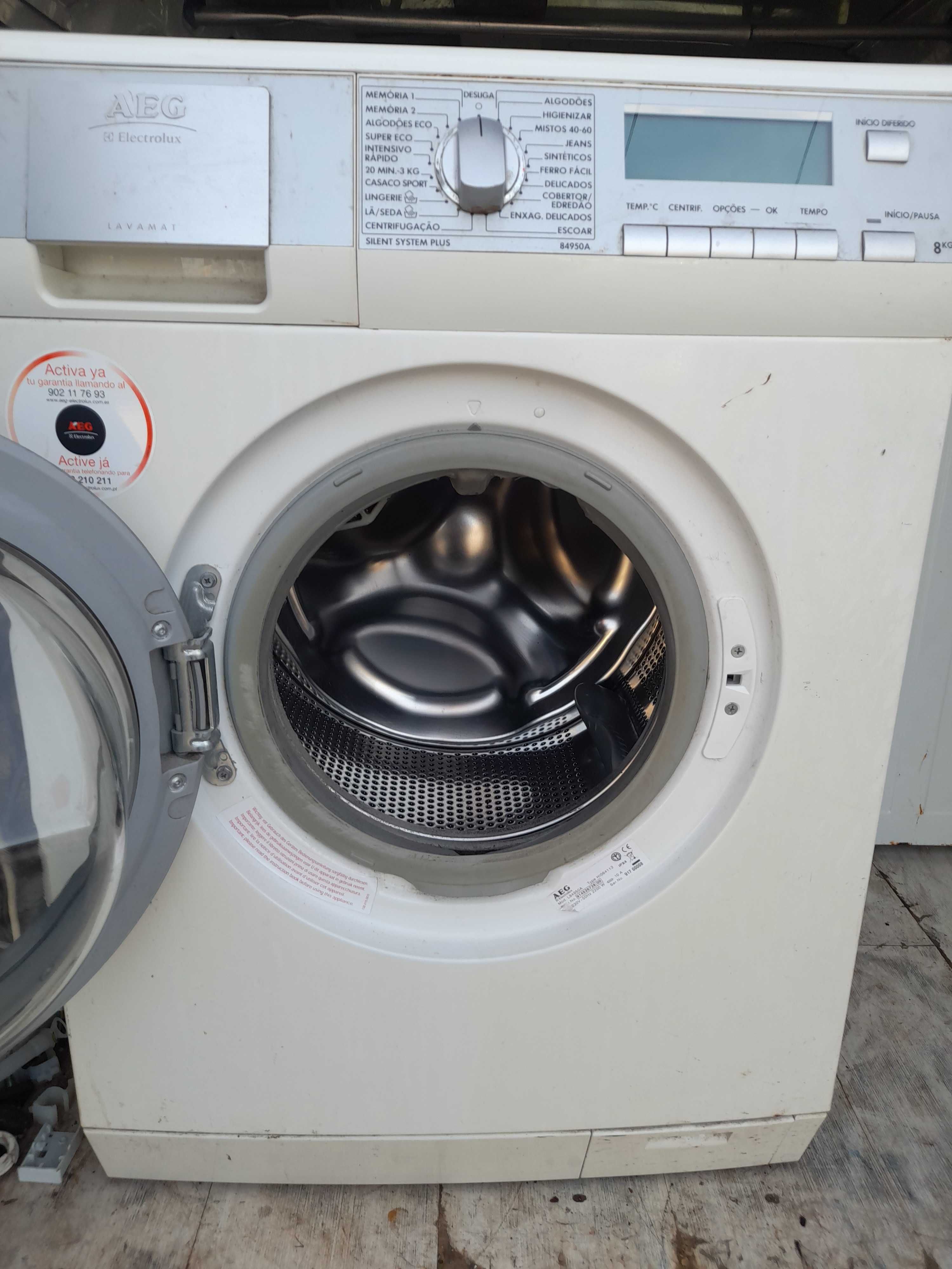 maquina de roupa AEG 8 quilos smi nova sem qualquer problema