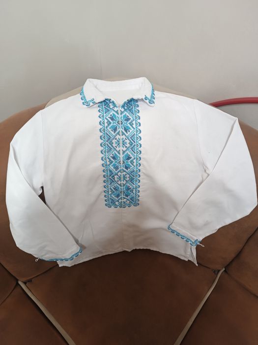 Продам вишиванку  вишиту бісером