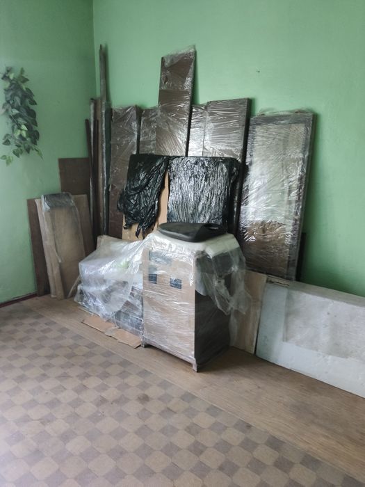 Книжный шкаф из массива дуба