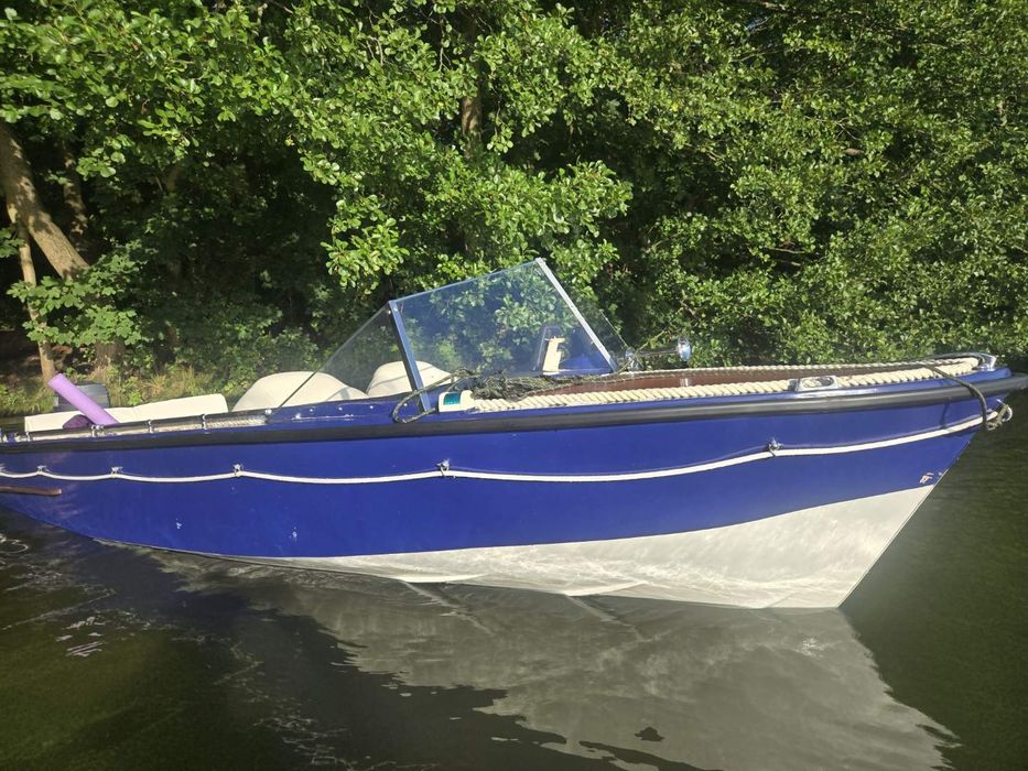 Sprzedam motorówkę z silnikiem 30 km