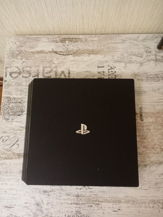 PS4 Pro CUH-7208B
