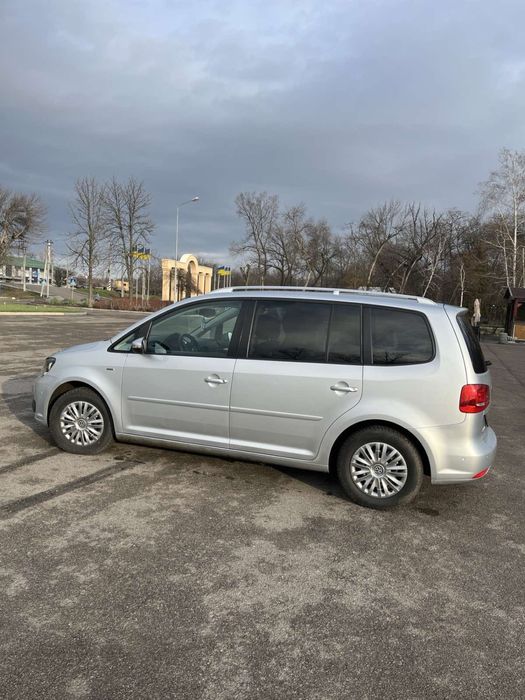 Продам Volkswagen Touran 2013