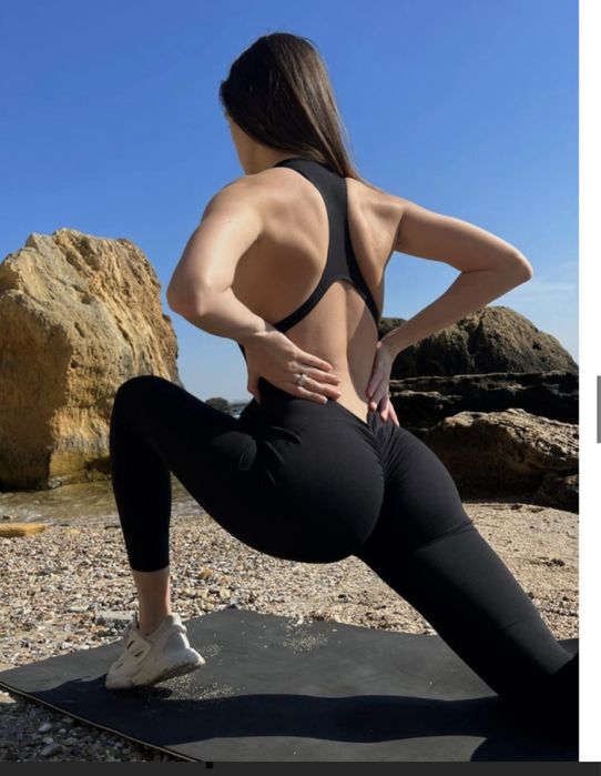 Спортивний комбінезон з чашками та пуш-ап чорного кольору,розмір M