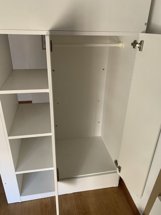 Beliche/Cama alta Ikea com secretaria, estante, armario e gavetas