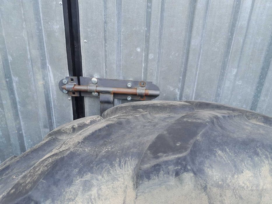 Opony Michelin 420/70 R28 używane