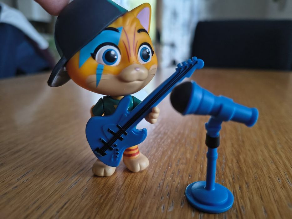 Figurka Lampo z bajki 44 koty