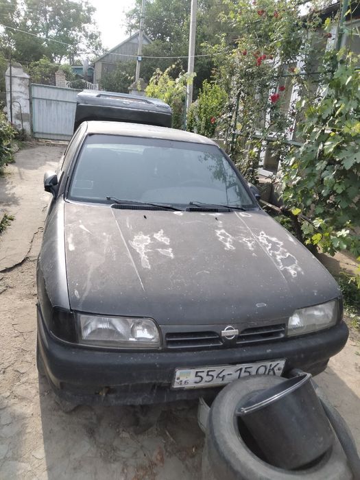 Продам нисан премера 1990р.