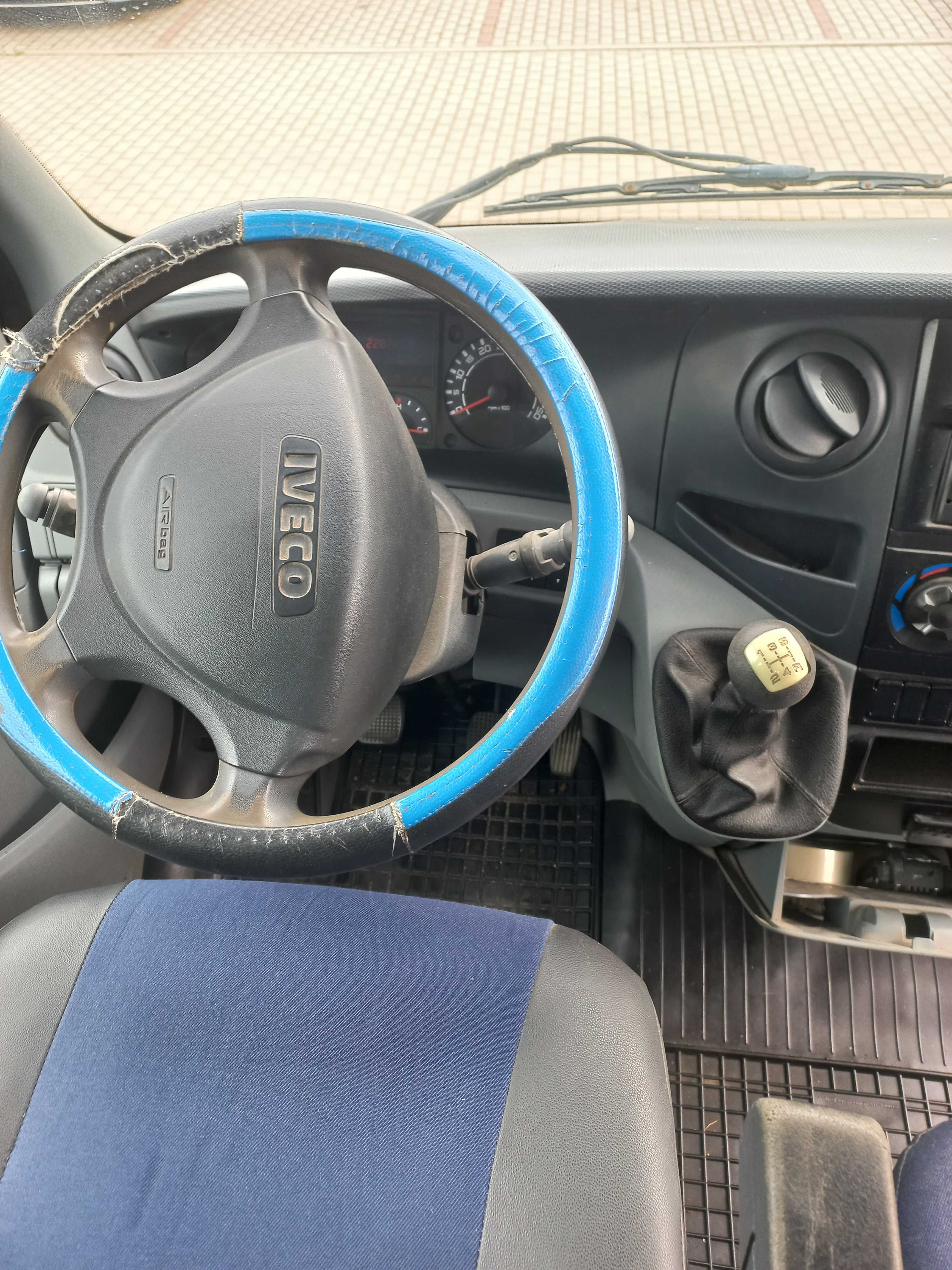 Sprzedam Iveco 7 osobowy