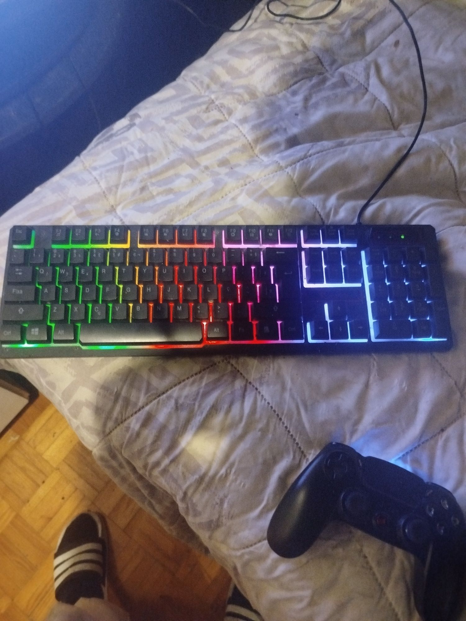 Teclado e rato com luzes led, RGB