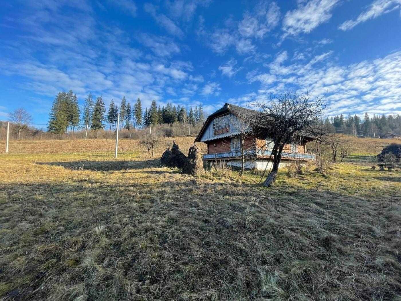 Продаж великої земельної ділянки з будиночком у Славську.