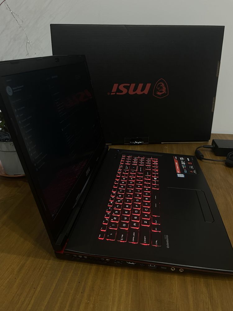 Laptop gamingowy MSI GP73 Leopard 8RE