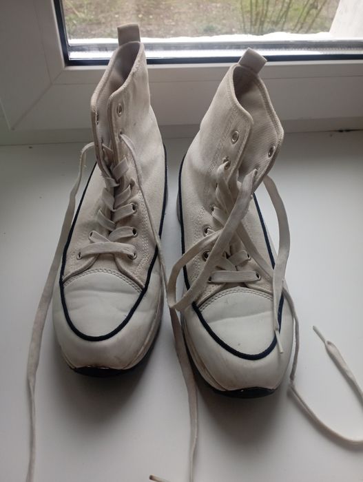 Кроси на платформі 39