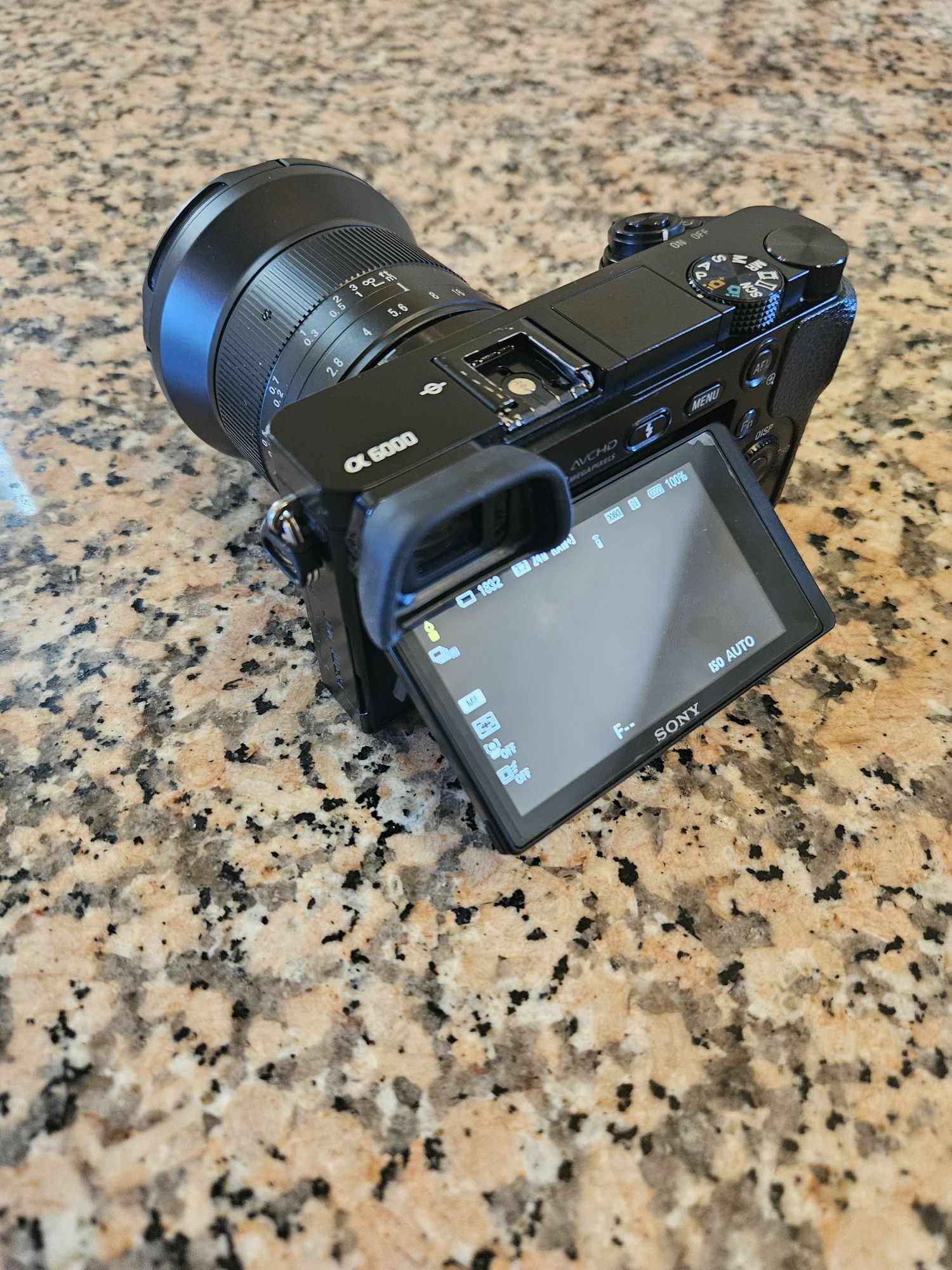 Sony a6000 + lente 7artisans 12mm