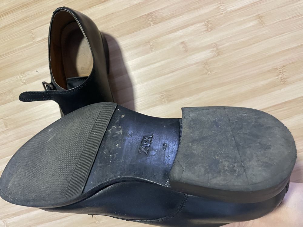 Чоловічі туфлі Zara
