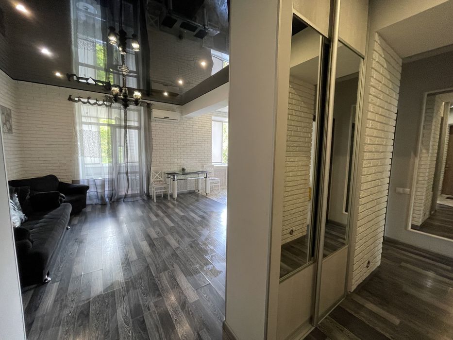 Квартира-студія люкс на пр Гагаріна