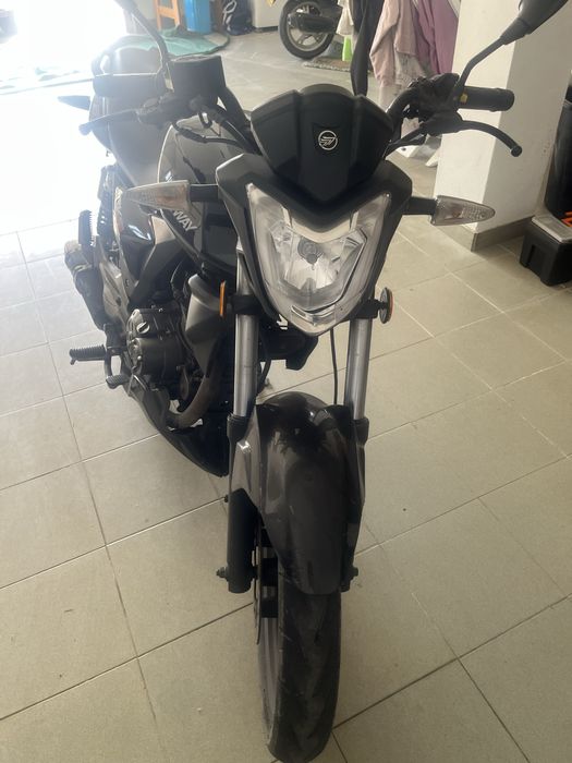 Vento moto 125 keeway em muito bom estado , pneus novos