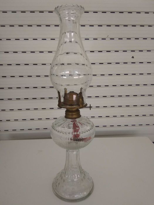 Candeeiro a Petróleo Antigo em Vidro