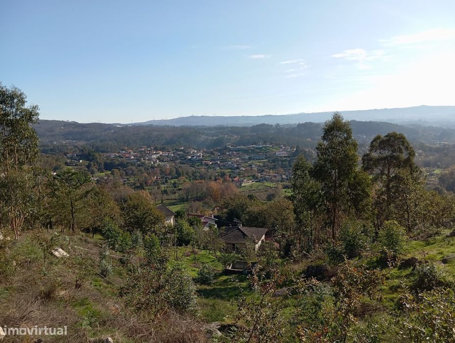 Terreno para construção com 1.975m2 em Travassós, Fafe