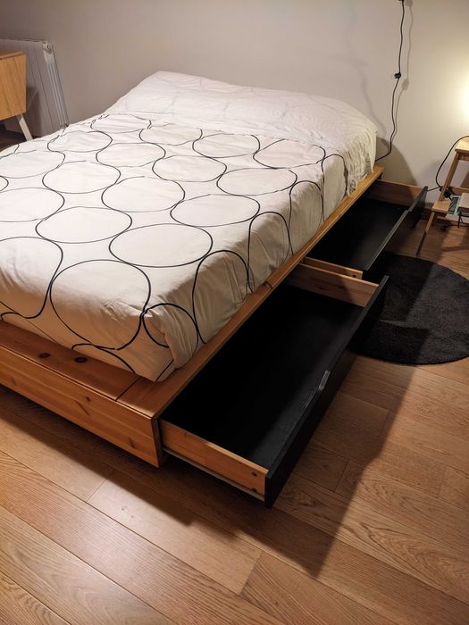Cama e cómoda Ikea