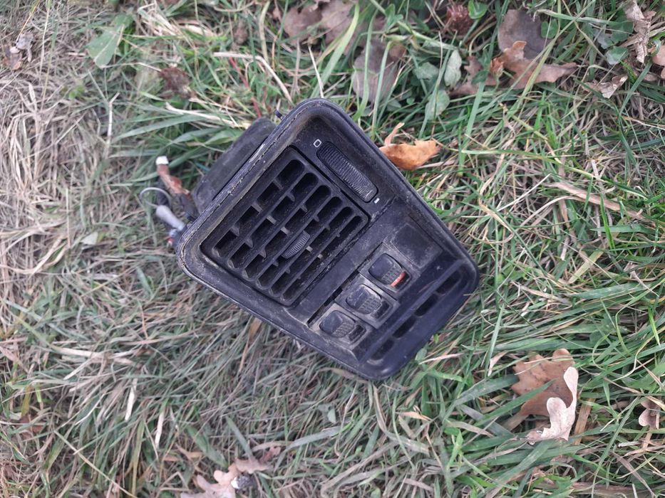 кнопки воздуховод дефлектор у торпеду Форд Сієрра МК1