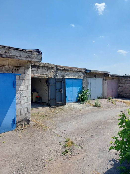 Продам гараж в центре