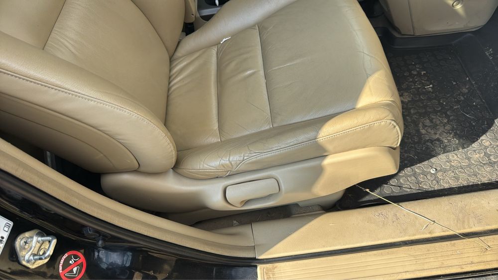 Салон кожа Хонда CR-V , 3, 09г хорошего состояния