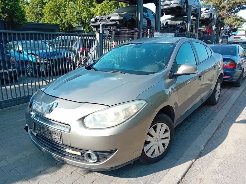 *RENAULT FLUENCE* Samochód na części