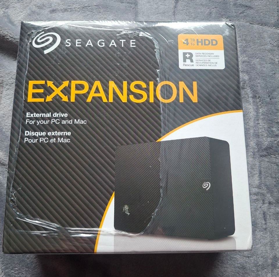 Жорсткий диск Seagate expansion 4tb