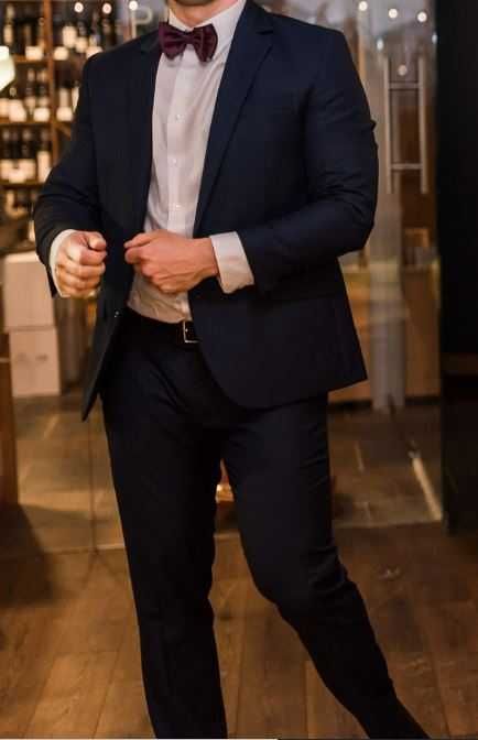 Granatowy garnitur Recman