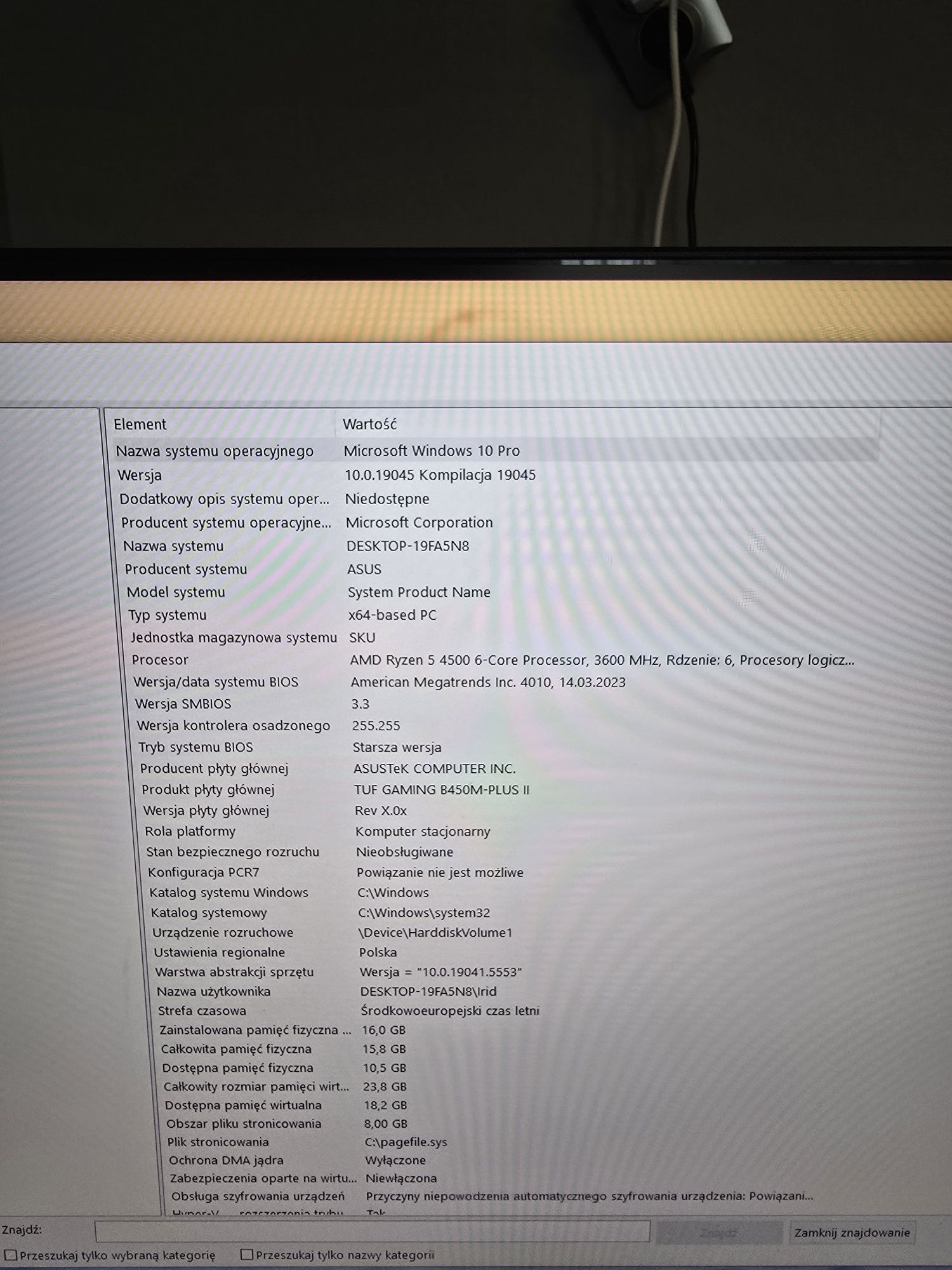 Gotowy komputer gamingowy z oprzyrządowaniem