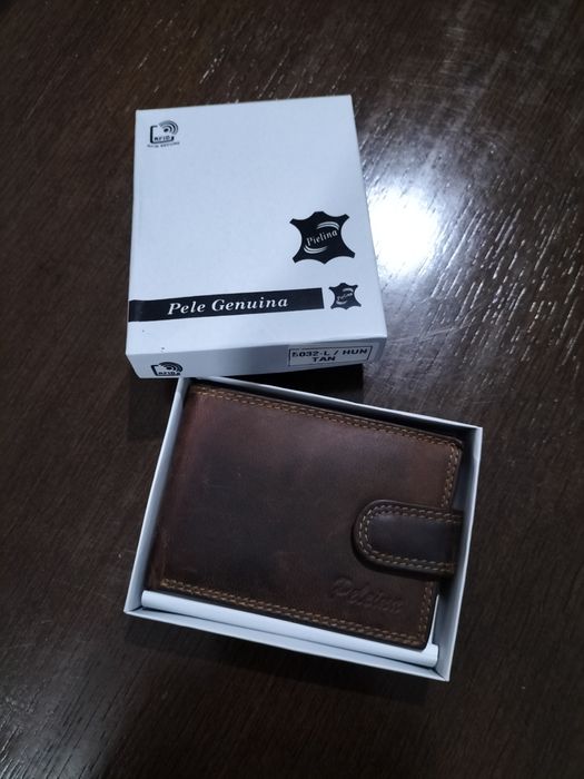 Carteira RFID em pele castanho genuína