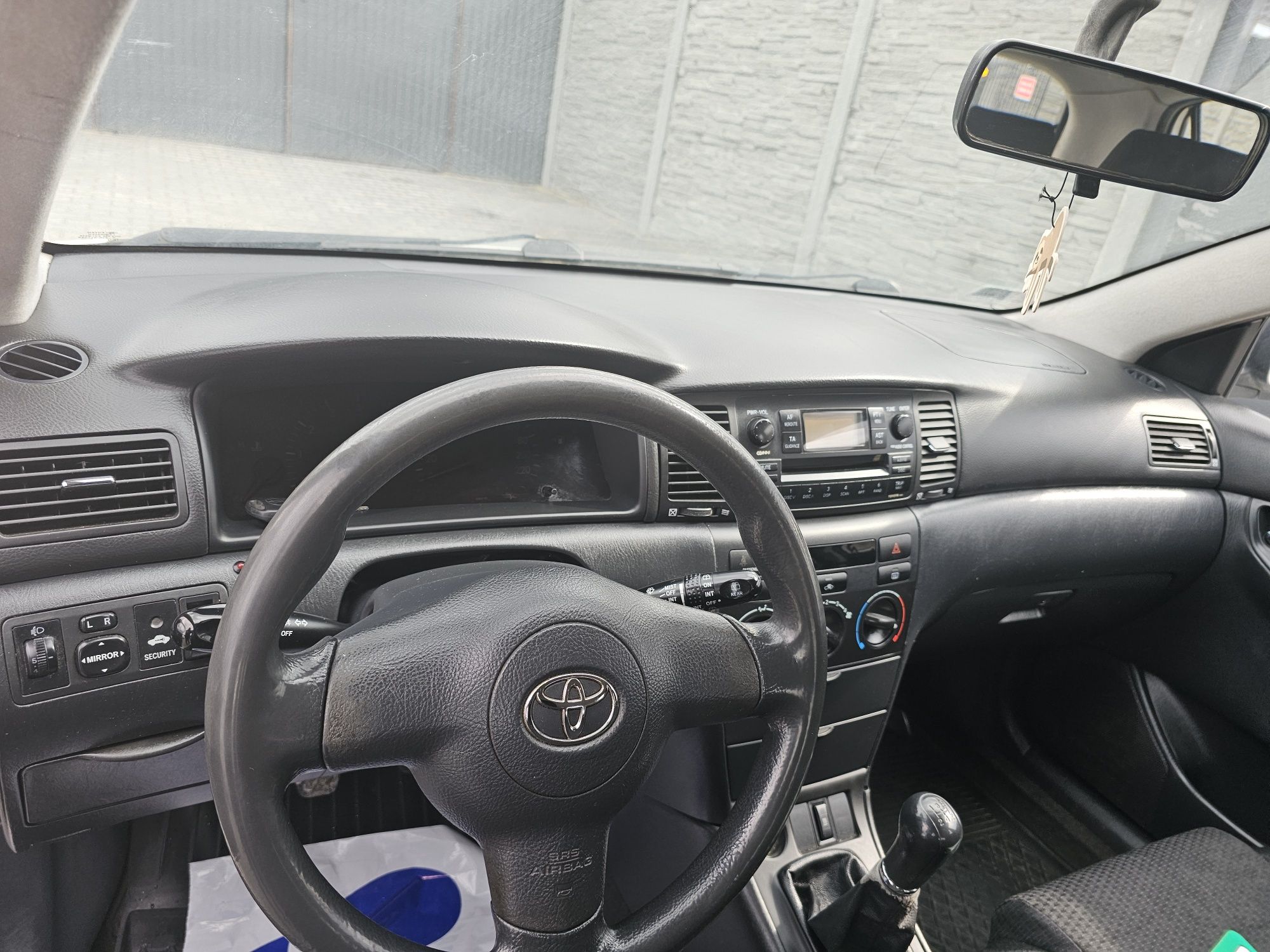 Toyota Corolla 2005r KLIMA MROZI!  5-Drzwi Biała Ładna