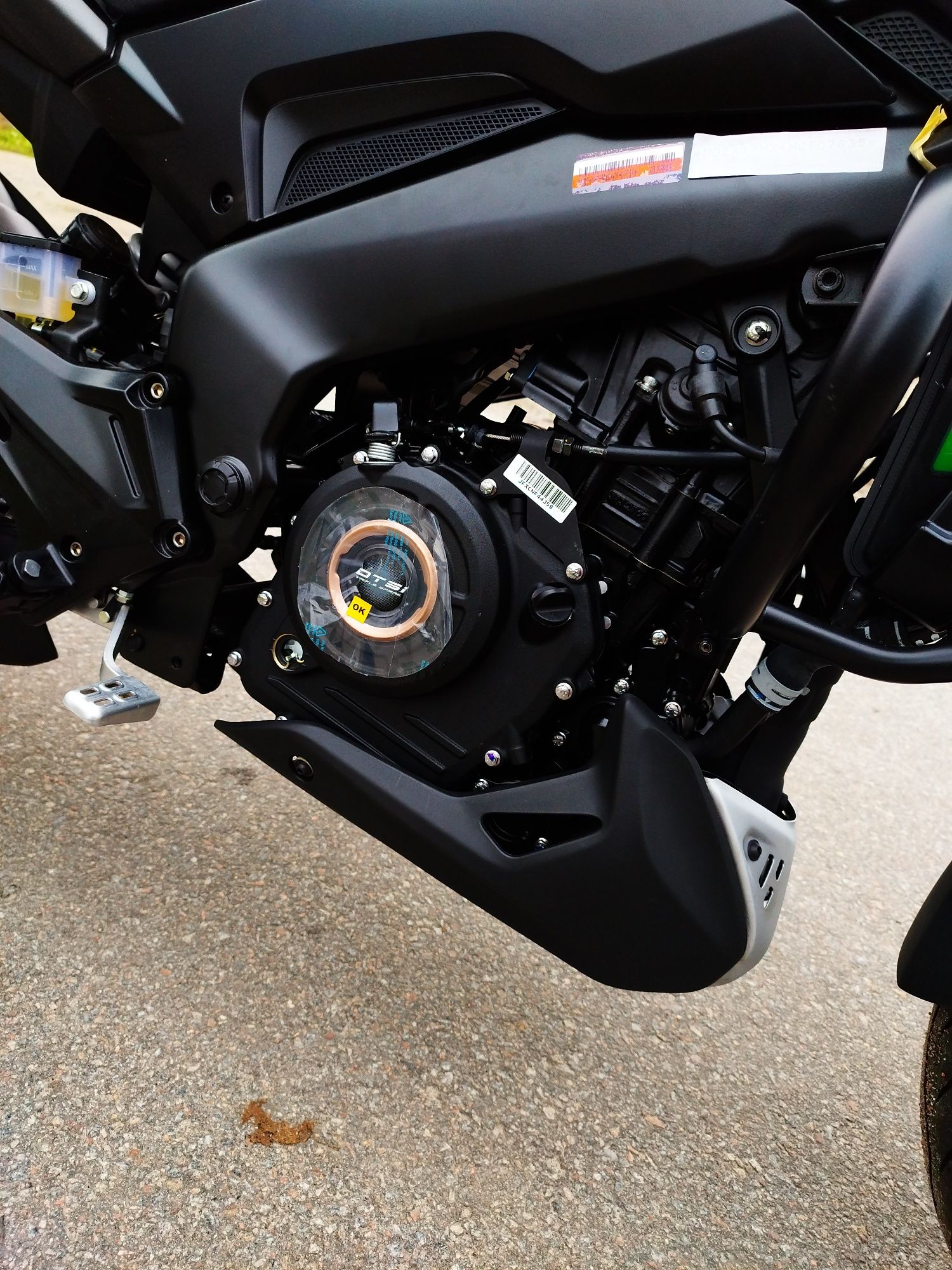 Мотоцикл Bajaj Dominar 400