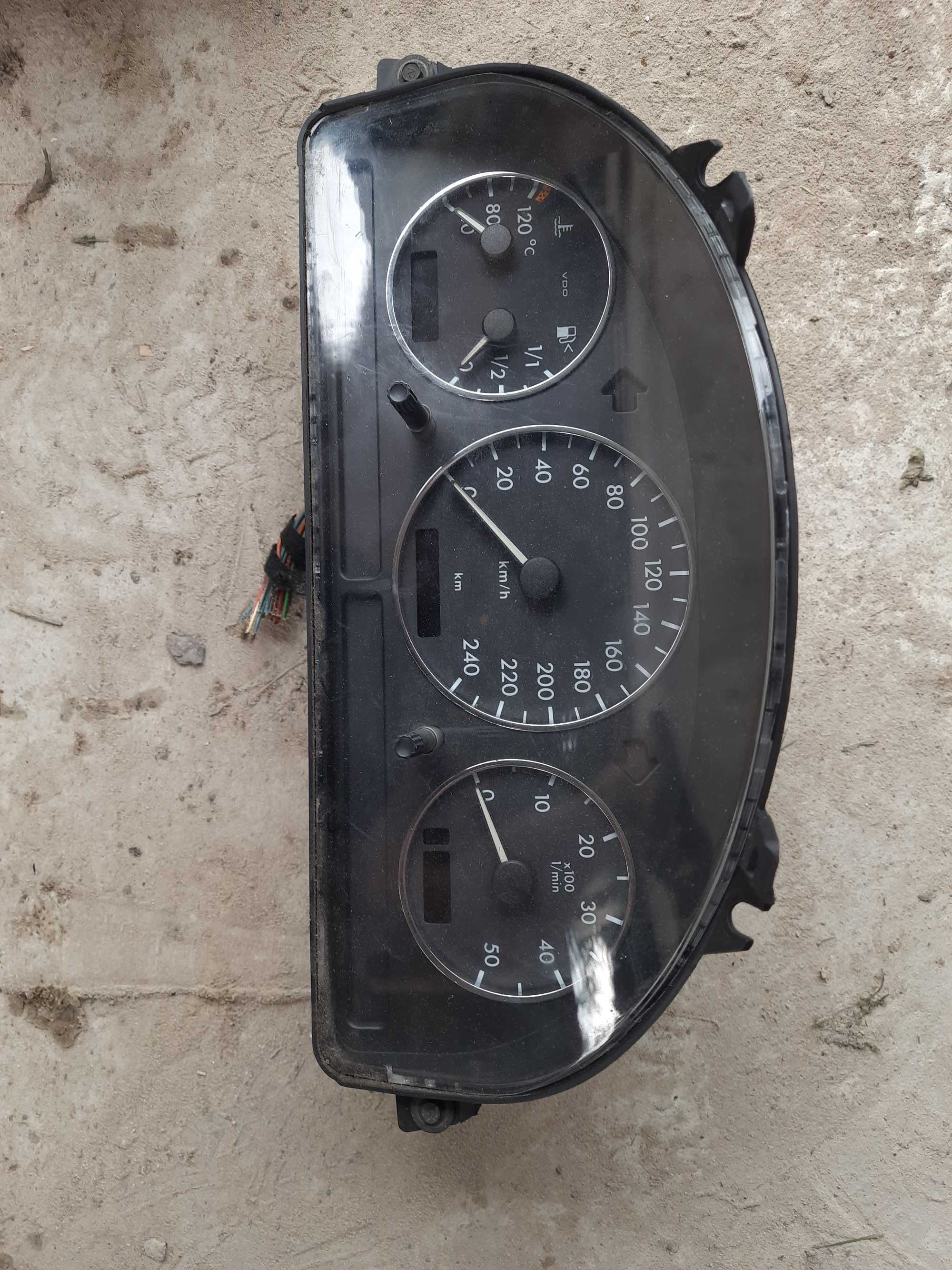A1635407111 Mercedes приборная доска (щиток приборов) w163 ML 2.7 cdi