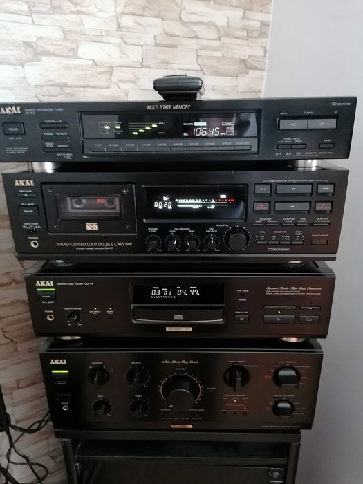 Wieża Akai AM69, CD79, GX67, AT57