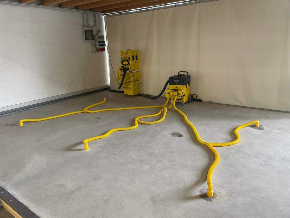 Osuszanie budynków, po zalaniu, wynajem osuszaczy, lokalizacja wycieku