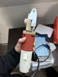 Noz elektryczny do krojenia materialow krawiecki