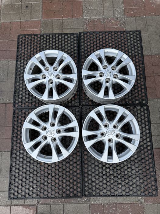 Диски оригінал Toyota Camry Corolla avensis auris  5 114,3 r15