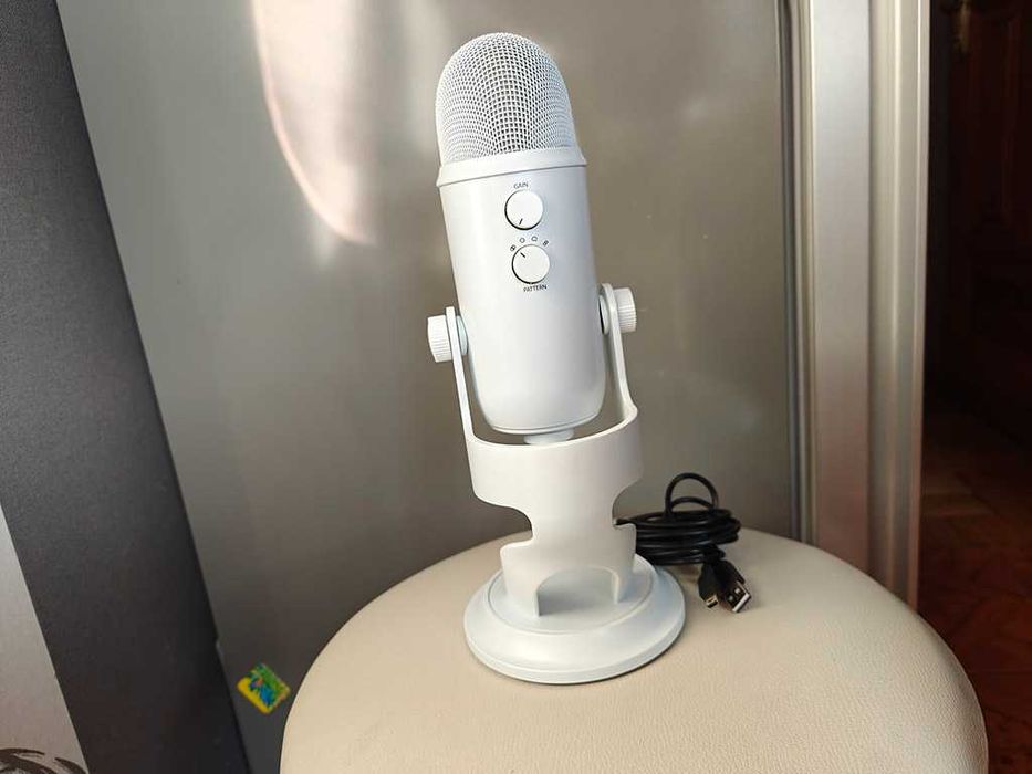 Микрофон Blue Microphones Yeti white
