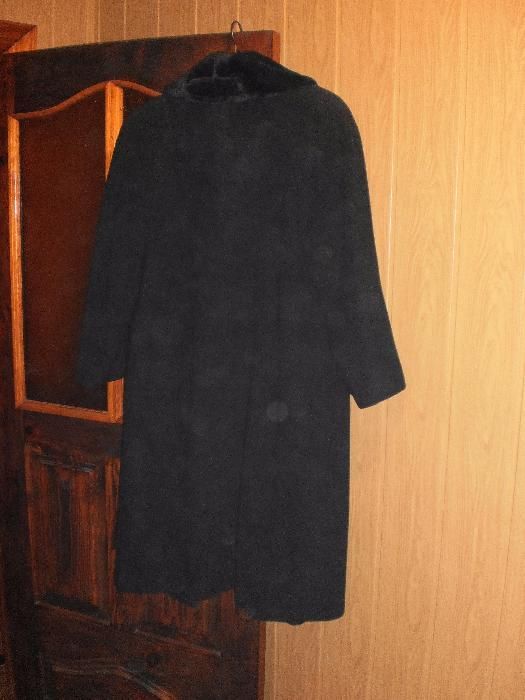 продам женское пальто