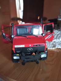 Mercedes Benz Unimog U1600 1:32