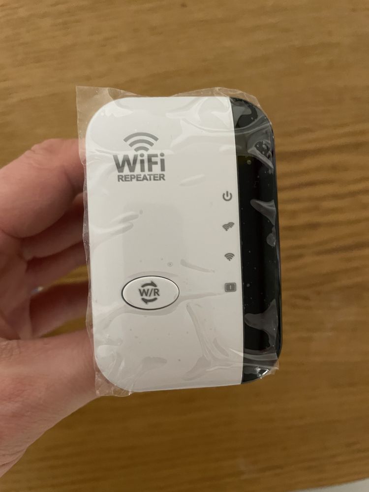 Repeater wifi wzmacniacz sygnału.