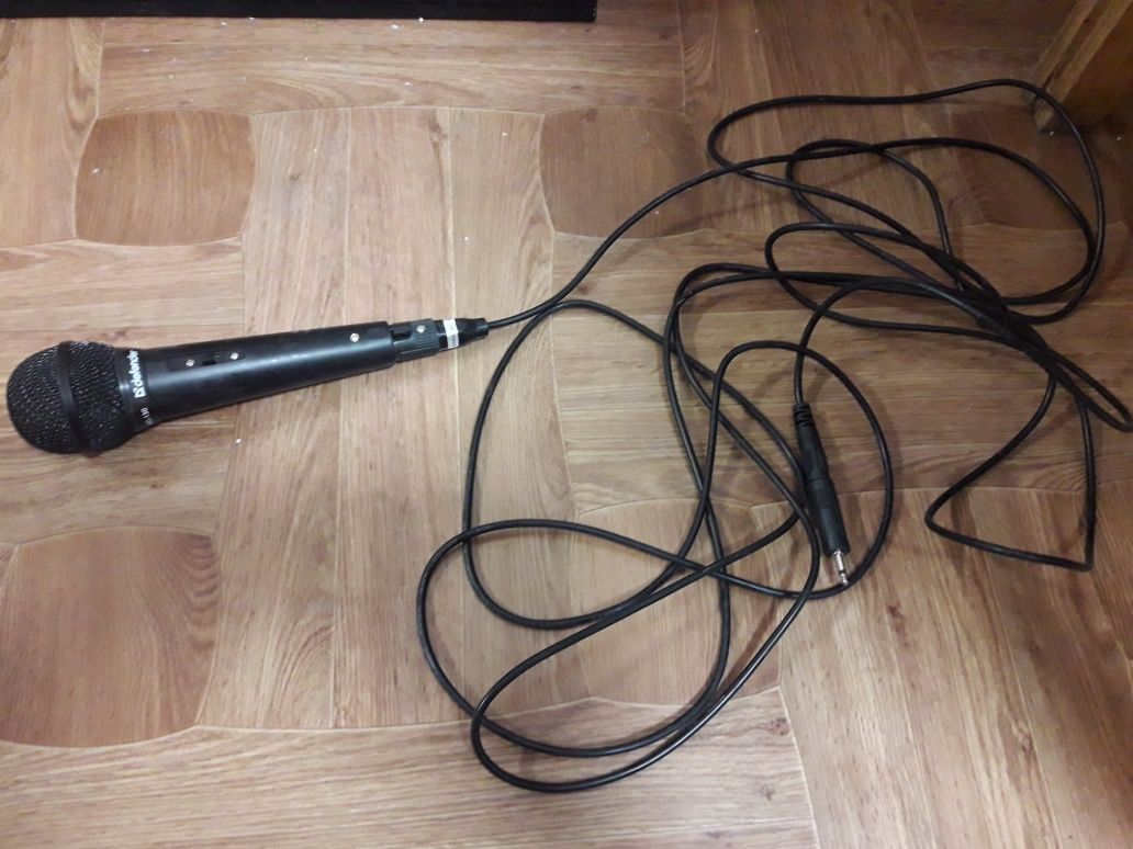 Микрофон диктофон для караоке длин шнур.Киев.м.нивки.святошин 500 метр