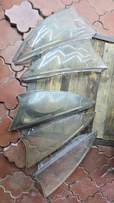 Скло фари Mitsubishi Grandis оригінал бу