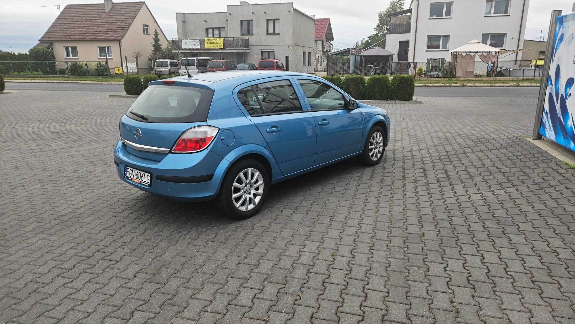 Opel astra H 1.6 benzyna